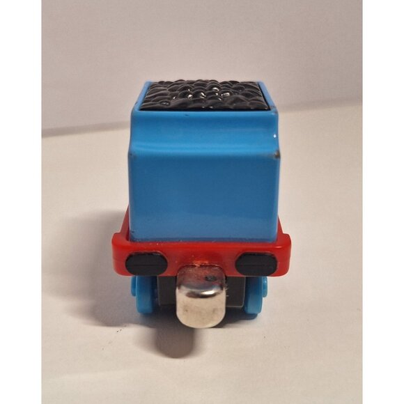 Thomas & Friends Gordons Tender #4 Train Car Blue Red Magnetic Diecast 2009 - Picture 4 of 7